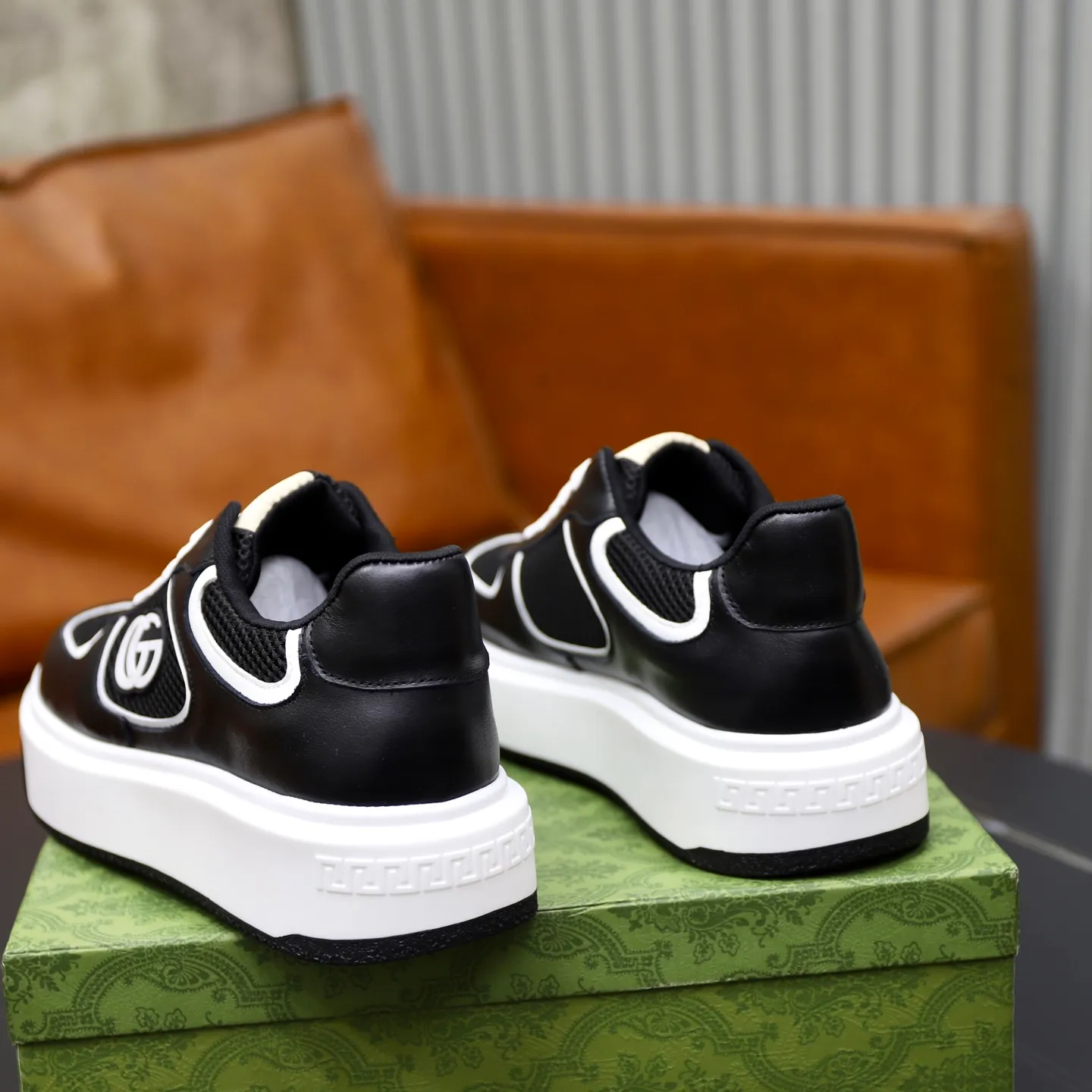 Ex-factory price: 462💰🙅‍♂️🙅‍♂️🙅‍♂️ Brand: GUCCI Standard code: 38-44 (45 customized) Grade: Same as the official website Material: Original cowhide material stitching Comfortable sheepskin lining Lightweight and wear-resistant sports outsole Style category: Men's fashionable casual shoes Running sneakers Distinguished luxury brand elements Top luxury Color: actual picture color